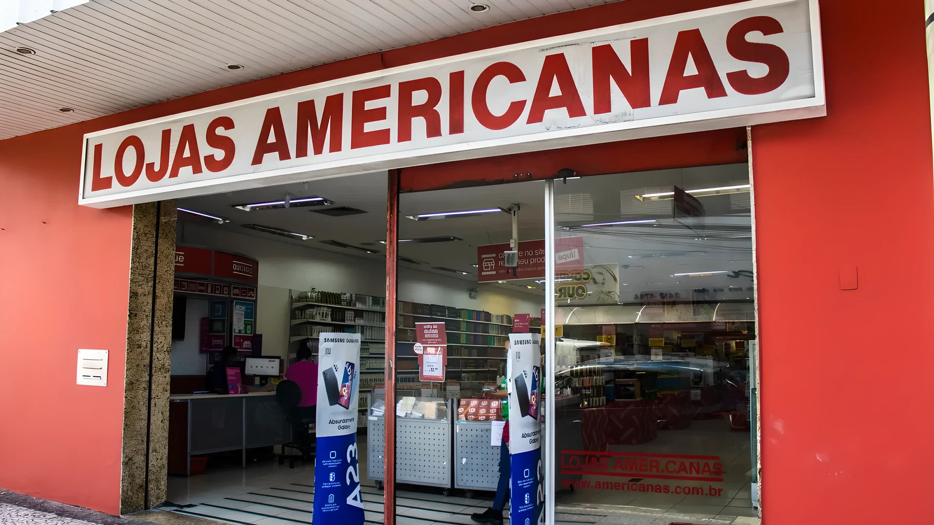 AMER3 advances 7.5% and B3 stocks rise moderately today